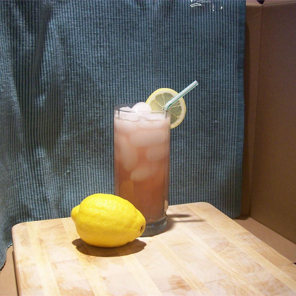 Old-Fashioned Pink Lemonade 