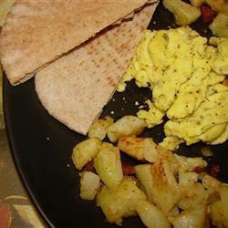 Spicy Potatoes and Scrambled Eggs 