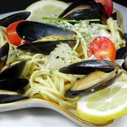 Mussels Mariniere with Linguine