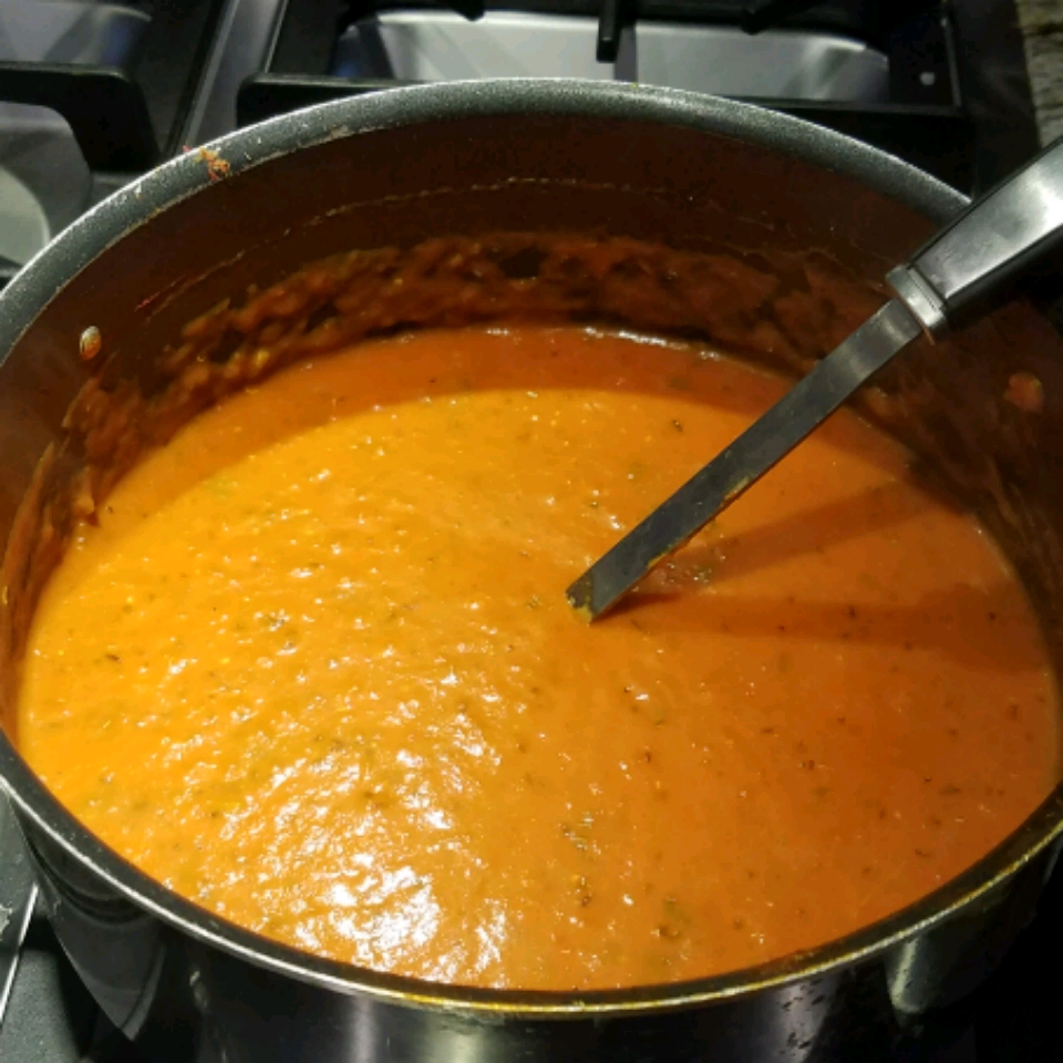 Classic Dairy-Free Cream of Tomato and Basil Soup 