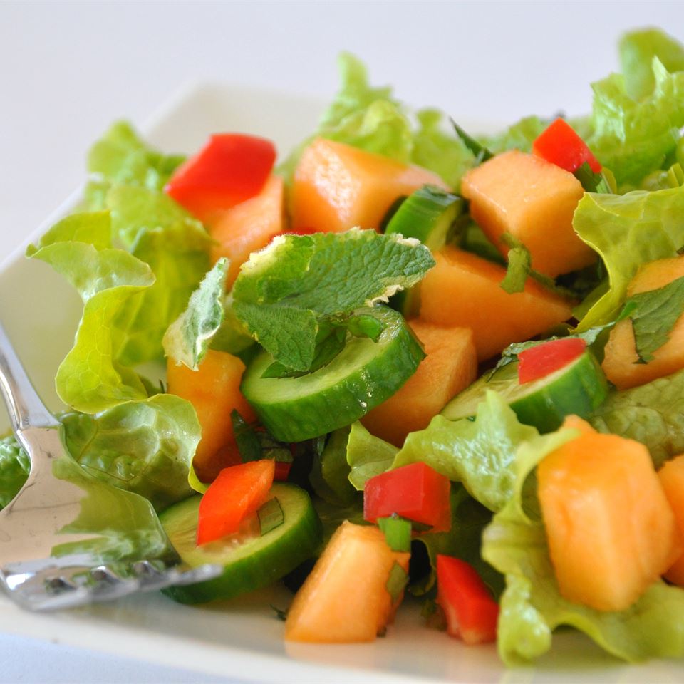 Spinach Cantaloupe Salad with Mint Alberta Rose