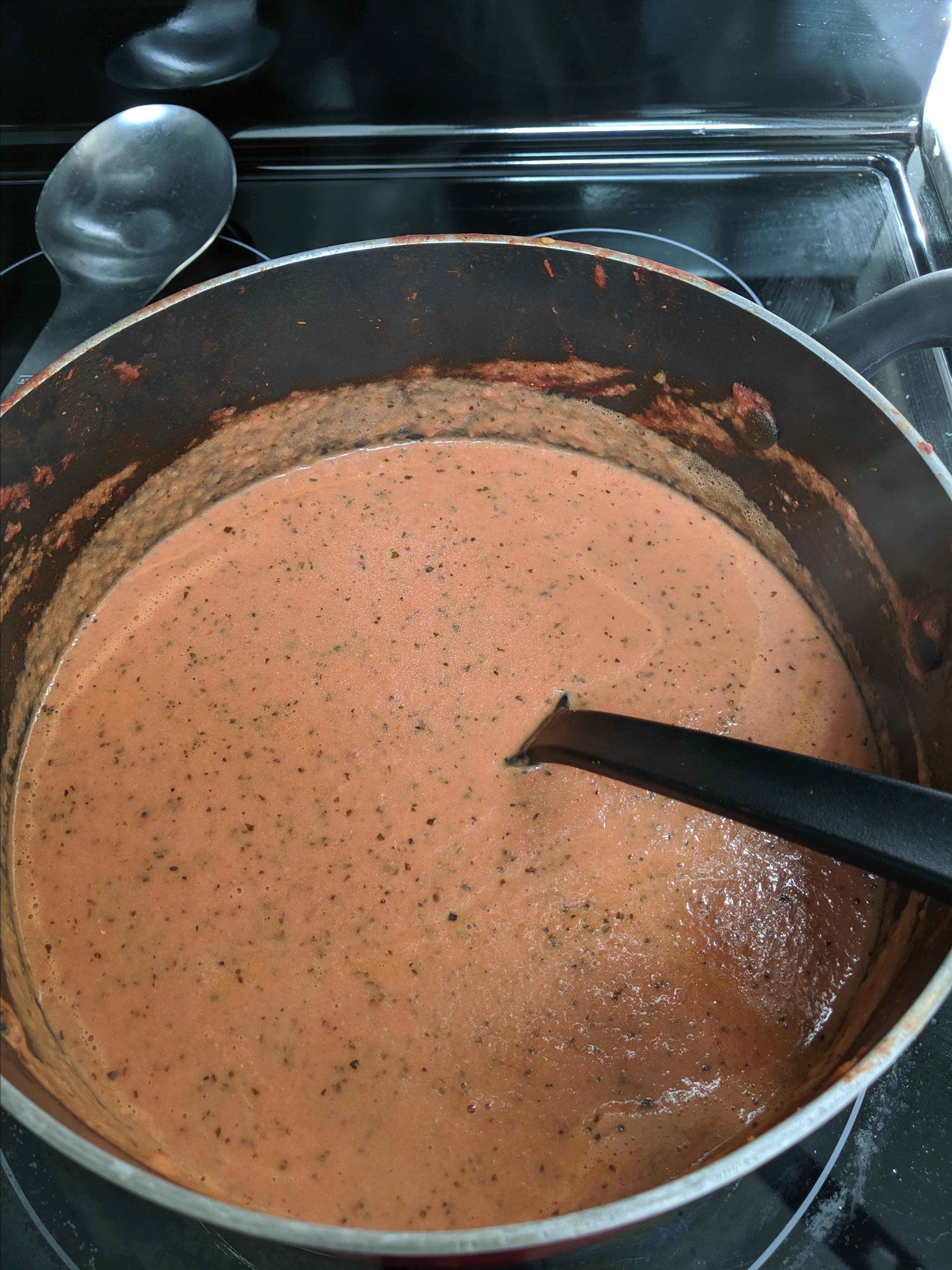Rich and Creamy Tomato Basil Soup 
