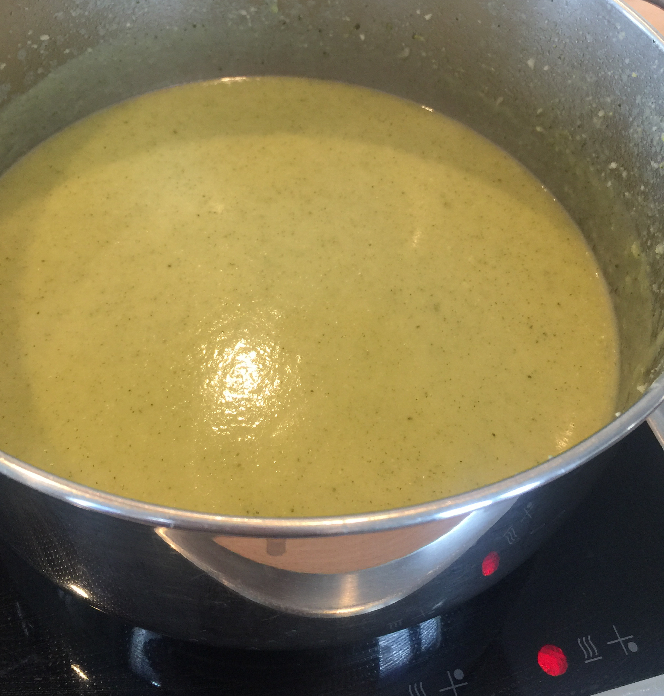 Dairy-Free Creamy Broccoli Soup 