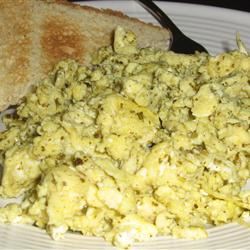 Pesto Scrambled Eggs 