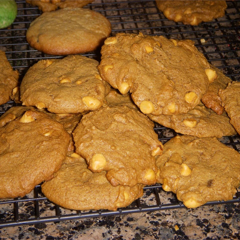Butterscotch Gingerbread Cookies Kelly MacDonald