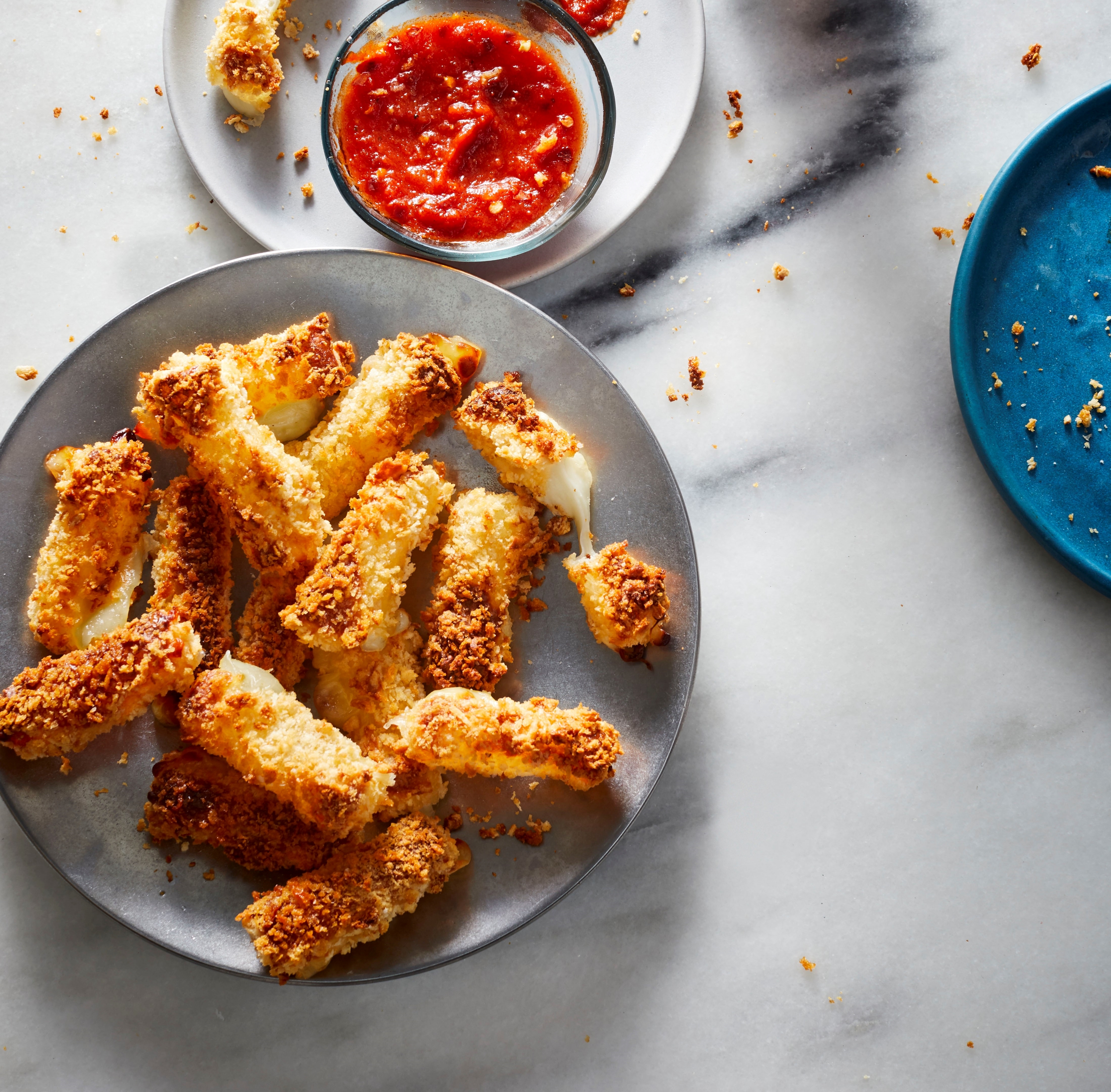 Air-Fried Mozzarella Cheese Bites with Spicy Marinara Sauce Trusted Brands