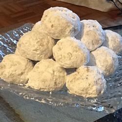 Grandma's Pecan Cookie Balls 
