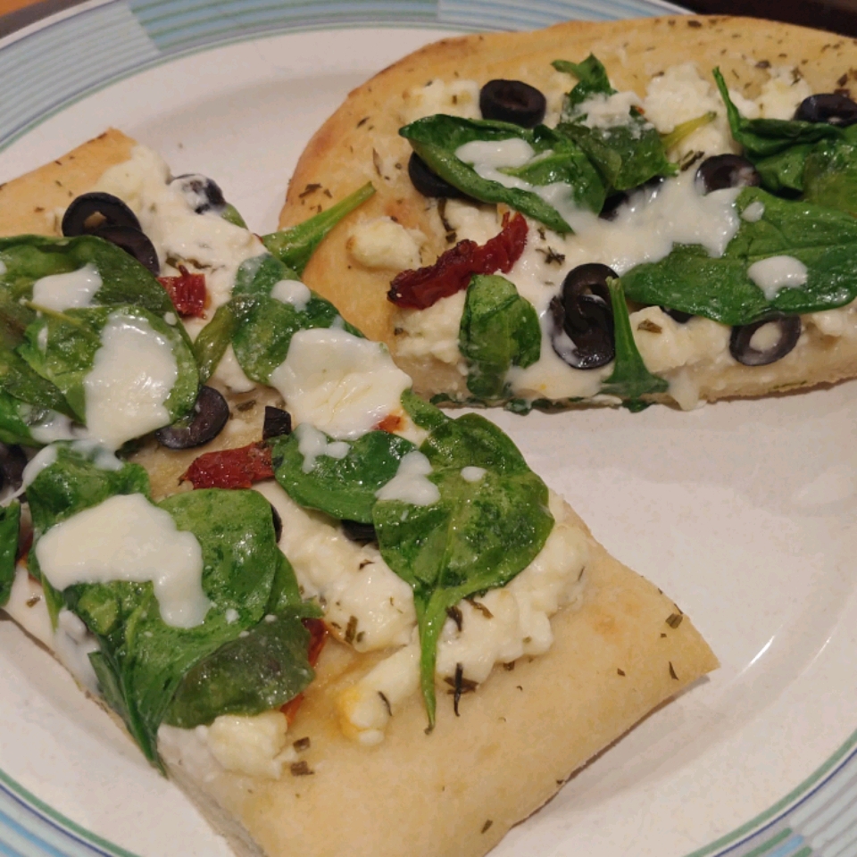 Greek Pizza with Spinach, Feta and Olives 