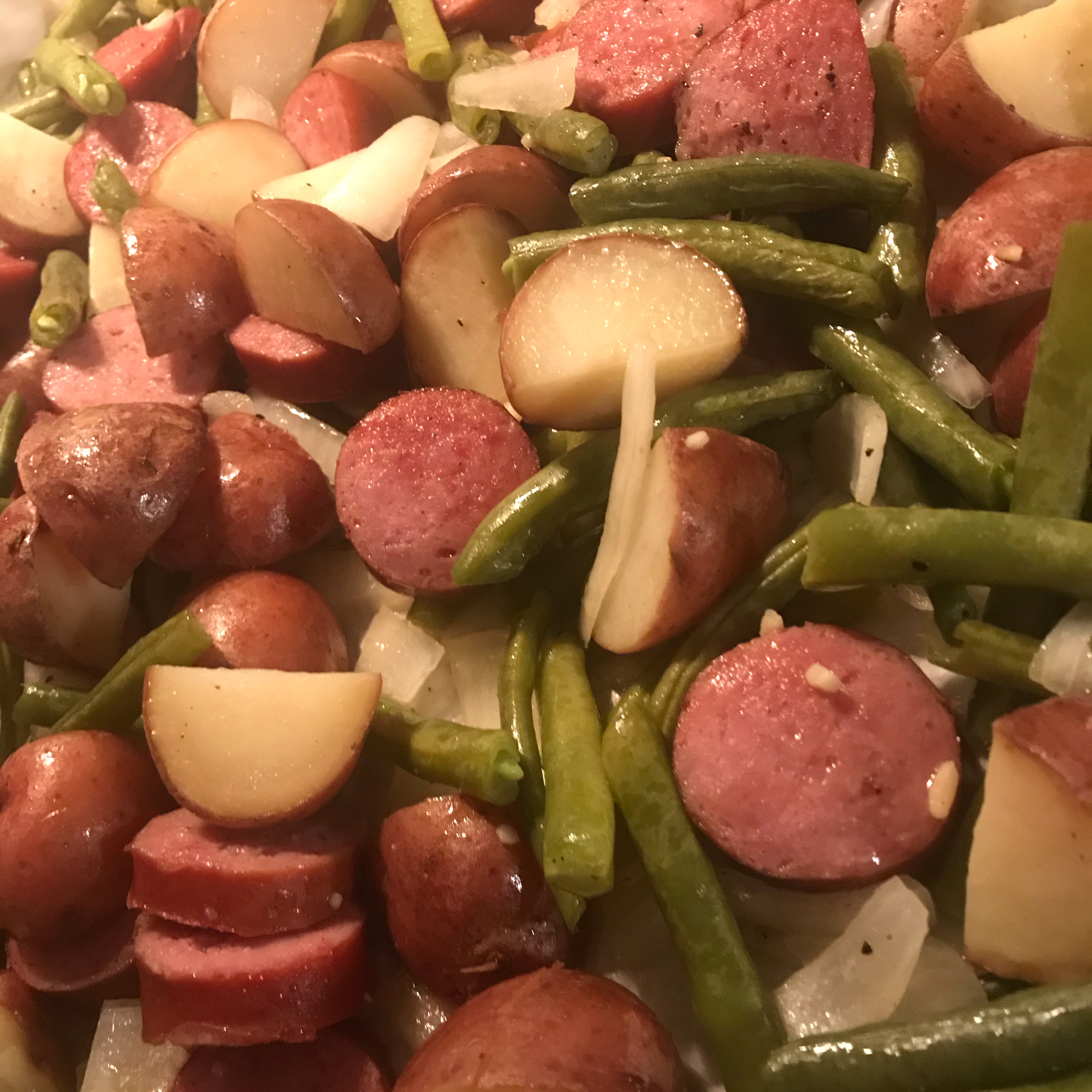 Grilled Sausage with Potatoes and Green Beans 