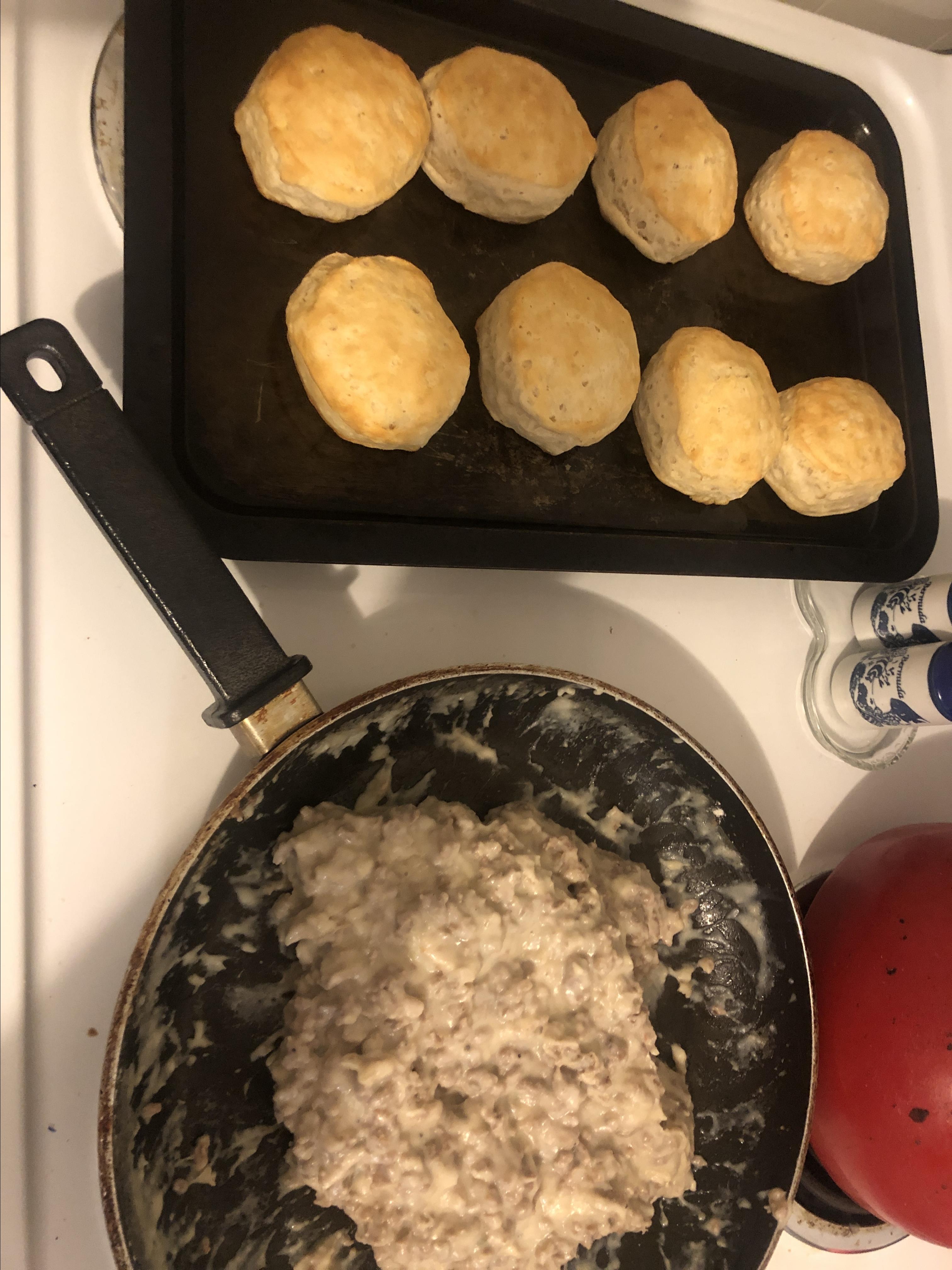 Easy Sausage Gravy and Biscuits 