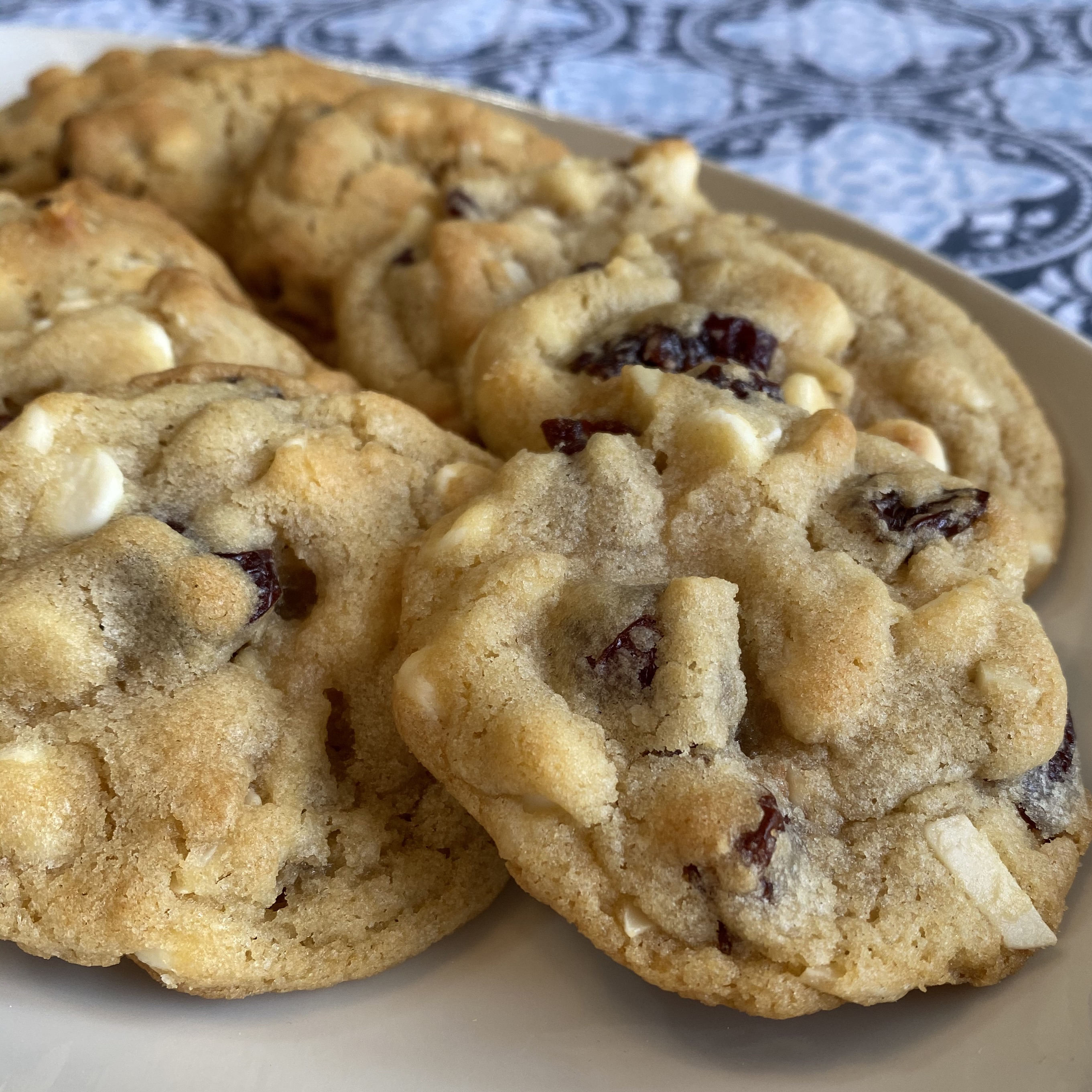 Cherry-Almond Cookies with White Chocolate Chips Happyschmoopies