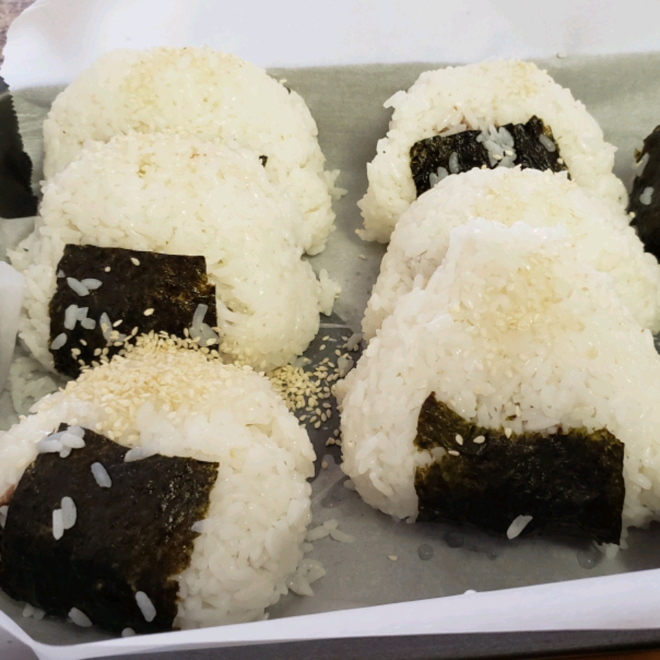 Onigiri - Japanese Rice Balls 