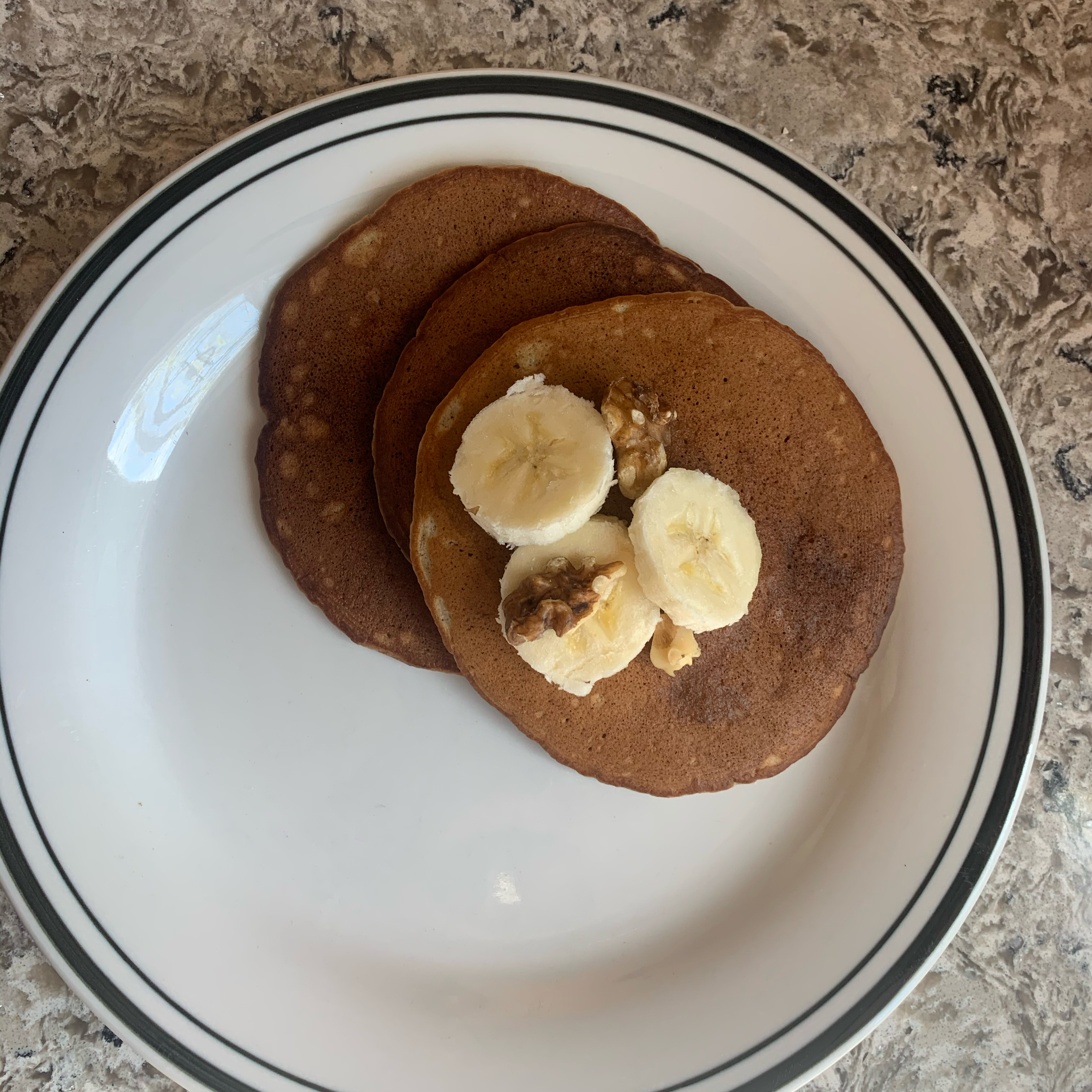 Easy Banana Nut Pancakes 