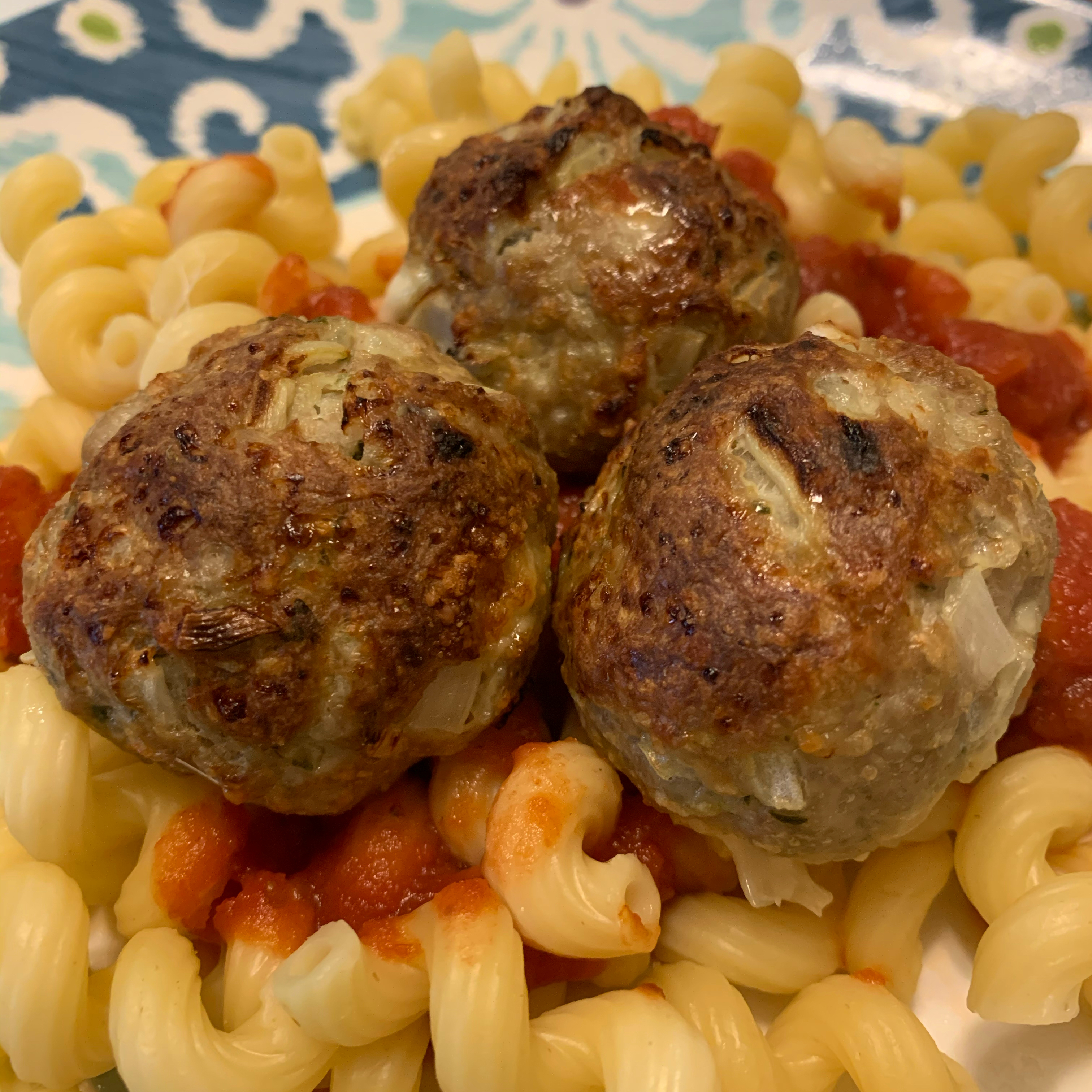 Mozzarella-Stuffed Pesto Turkey Meatballs 