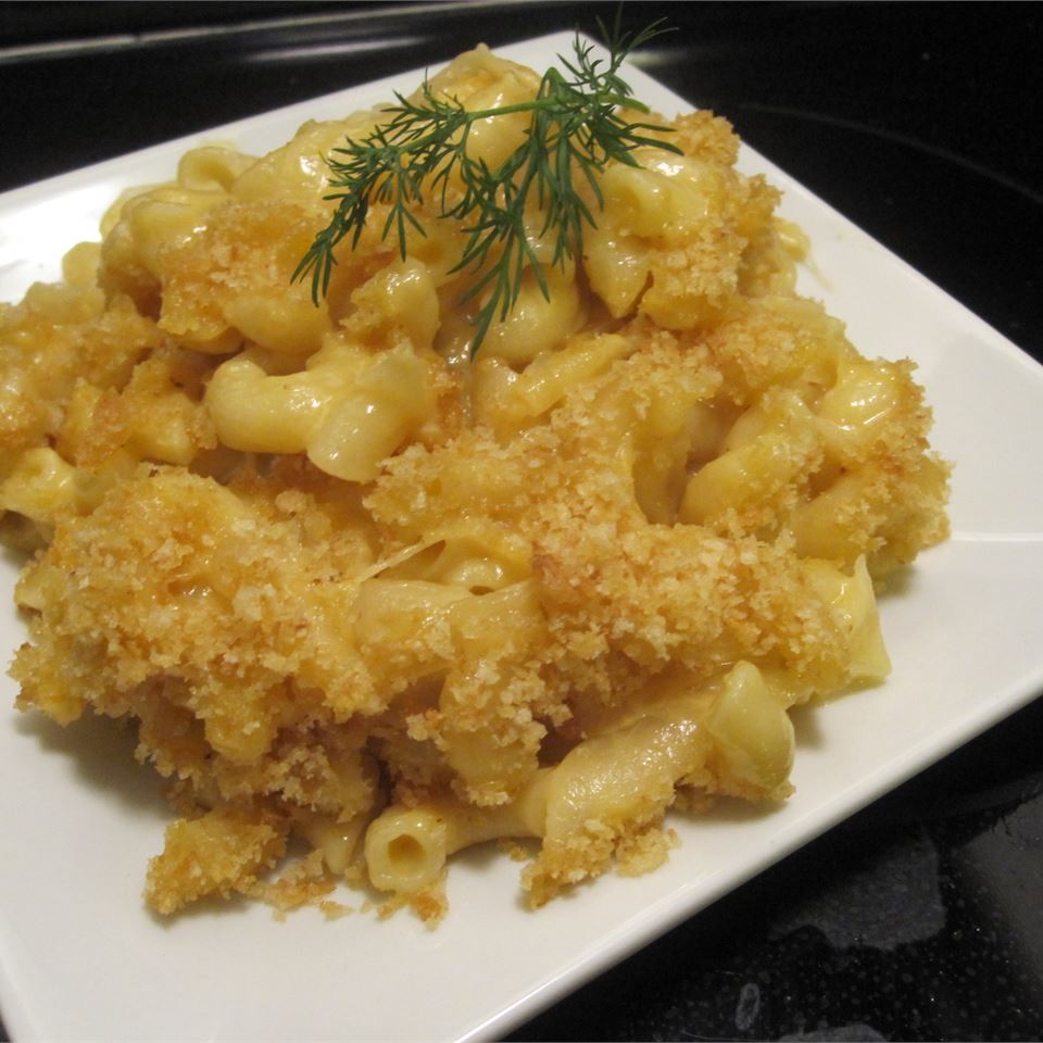 Mena's Baked Macaroni and Cheese with Caramelized Onion 