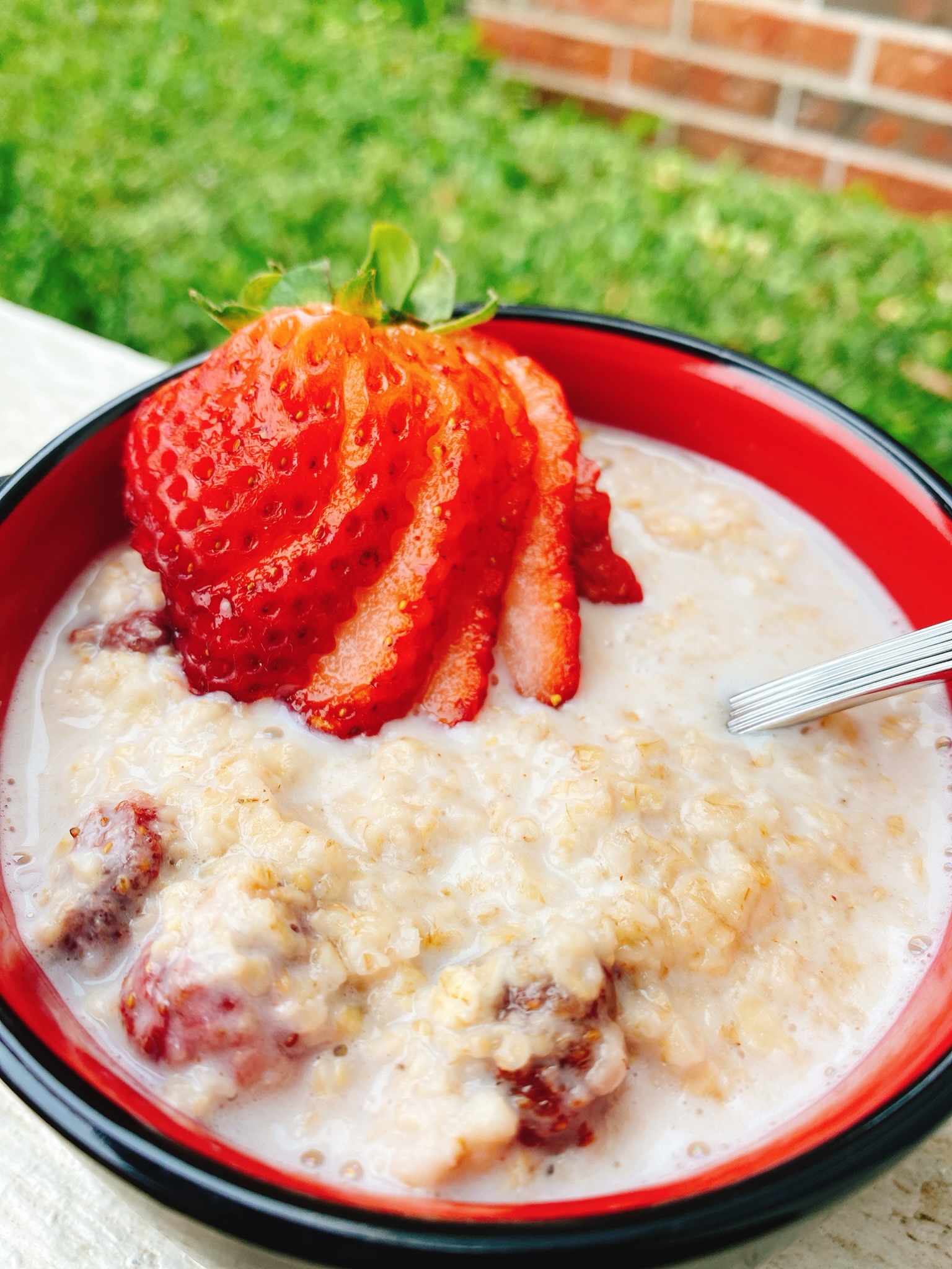Instant Pot&reg; Strawberries and Cream Oatmeal 