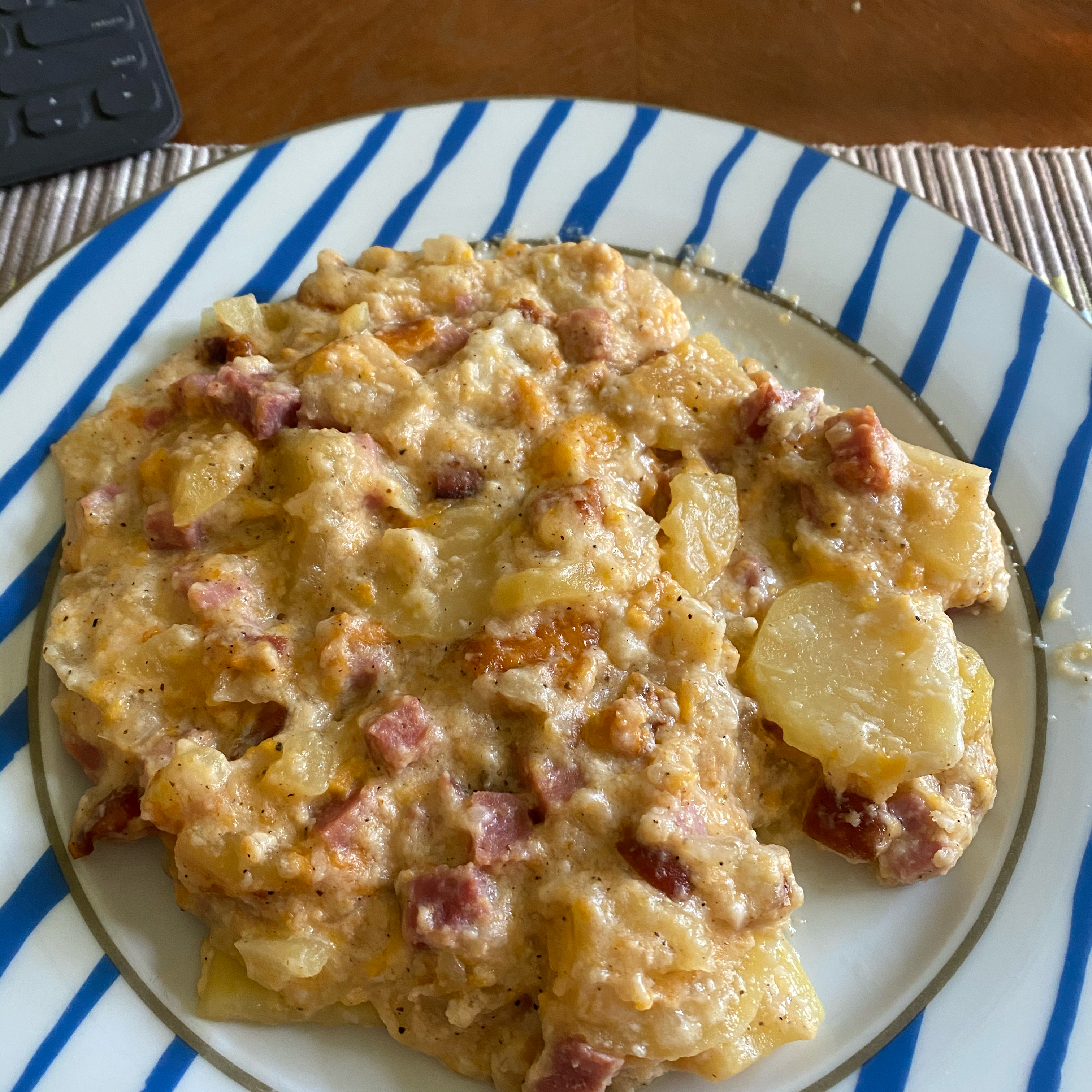 Slow Cooker Ham and Scalloped Potatoes steveweis
