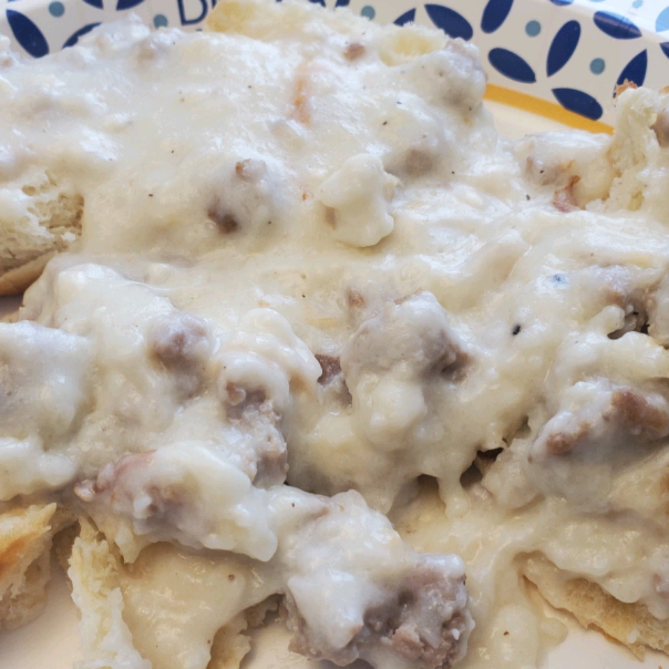 Easy Sausage Gravy and Biscuits 