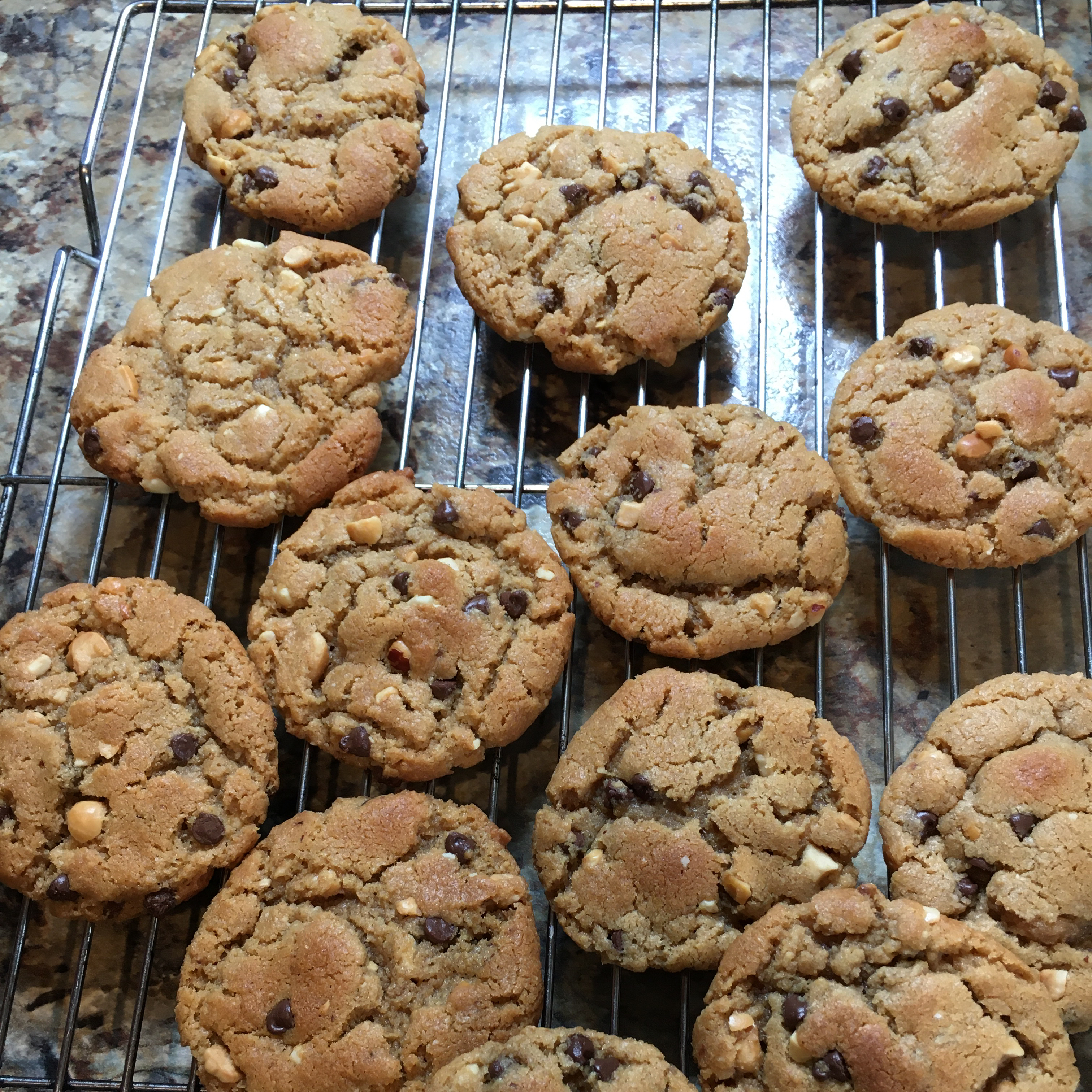Easy, Chewy Flourless Peanut Butter Cookies 
