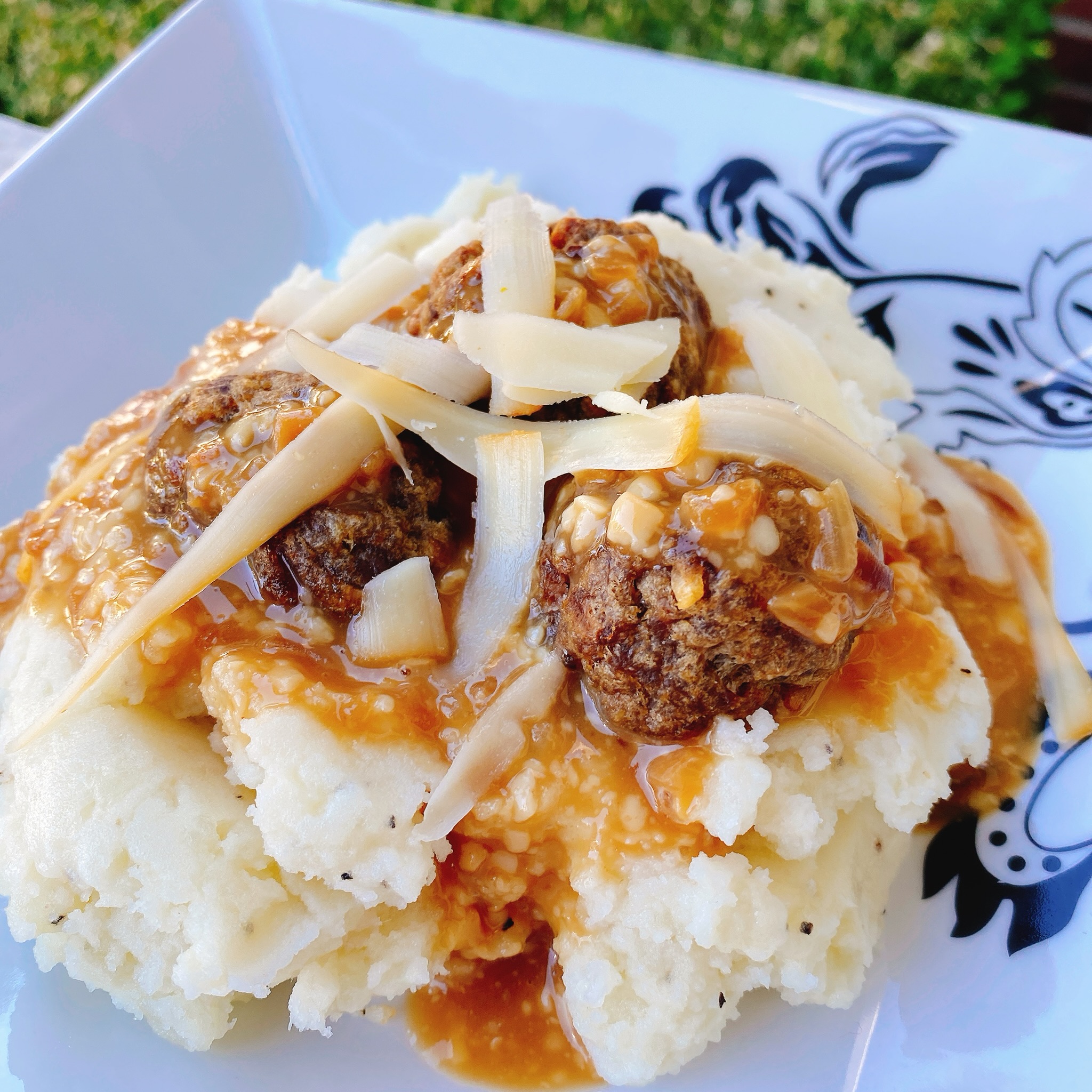 <p>These French onion-flavored meatballs are served with a savory Gruyere onion sauce and taste delicious on top of creamy mashed potatoes. "These are soooo delicious!" raves tntwo. "I didn't have gruyere so I used provolone. Served them on hoagies rolls topped with a bit of provolone."</p>
                          