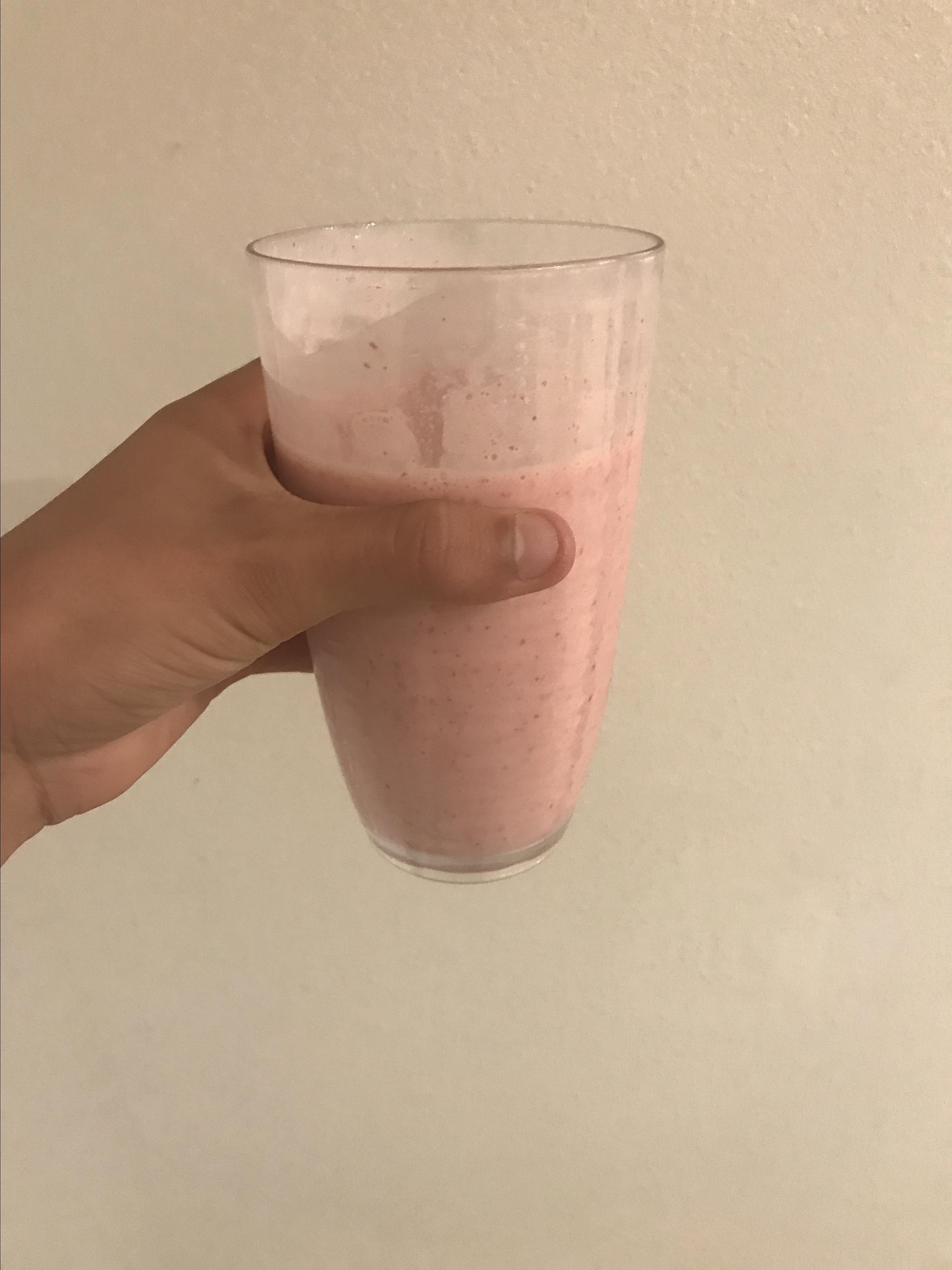 B and L's Strawberry Smoothie 
