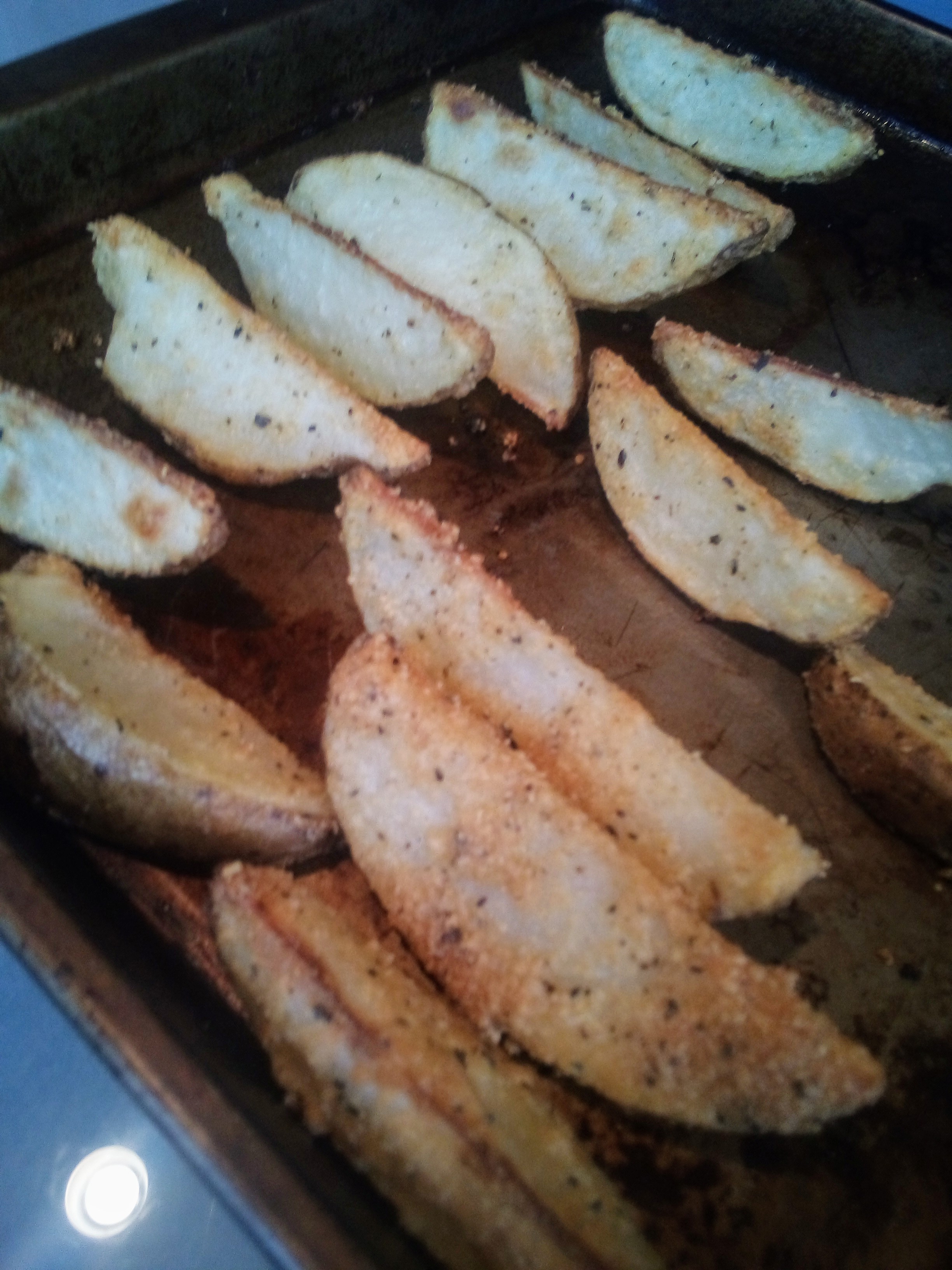 Oven-Fresh Seasoned Potato Wedges 
