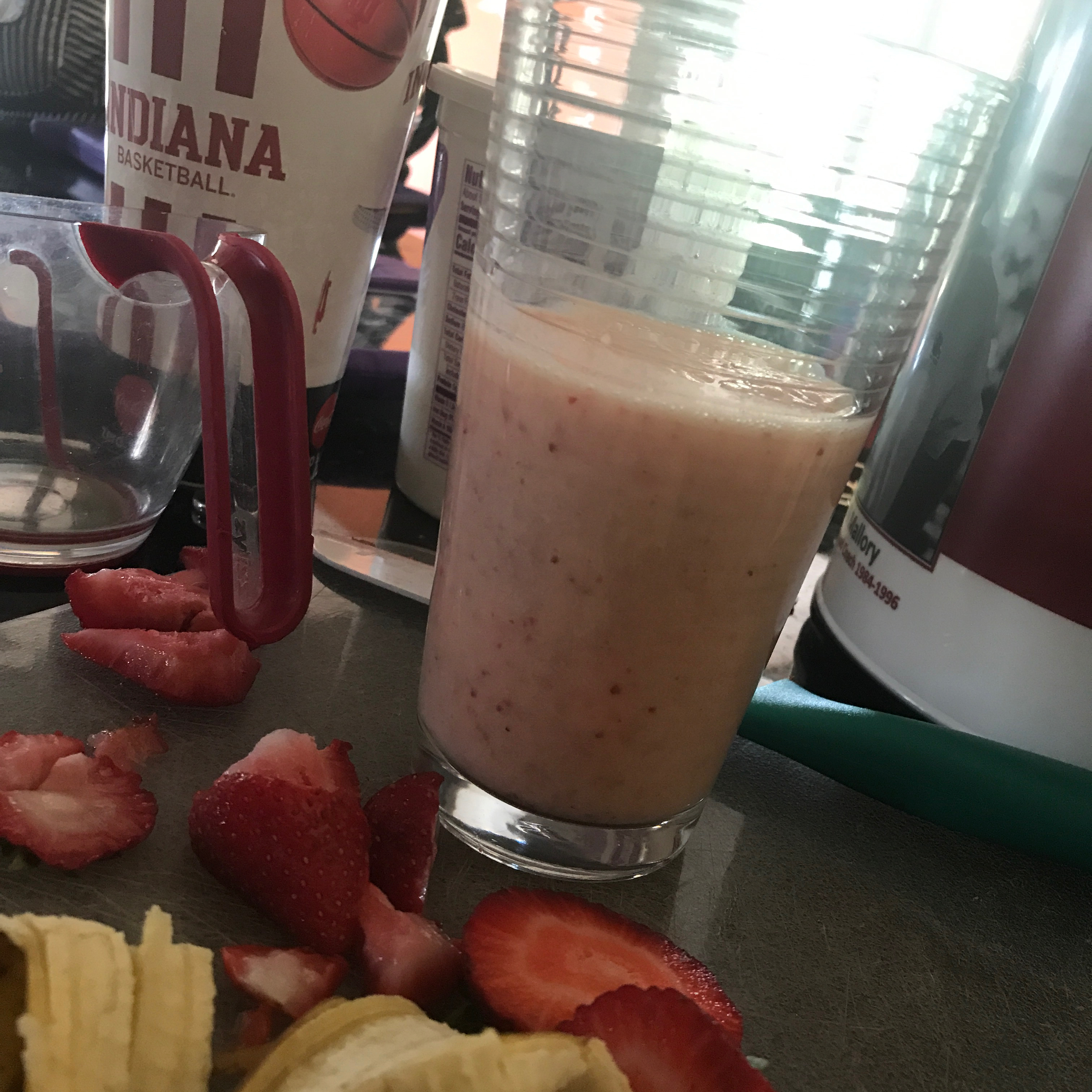 Fresh Strawberry Banana Sunrise Smoothie With Truvia&reg; Natural Sweetener 