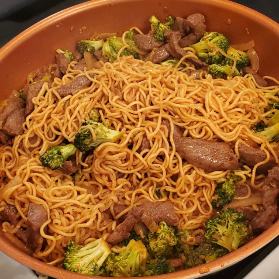Spicy Beef and Broccoli Chow Mein Casey R