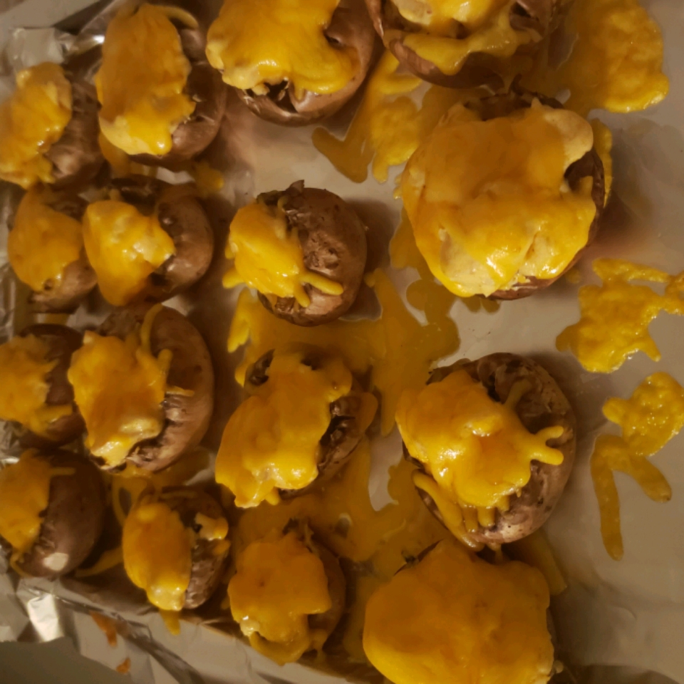 Buffalo Chicken Stuffed Mushrooms (Low-Carb) 