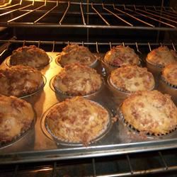 Cinnamon-Topped Rhubarb Muffins 