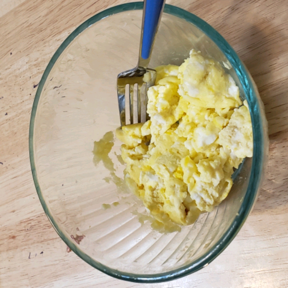 Fluffy Microwave Scrambled Eggs 