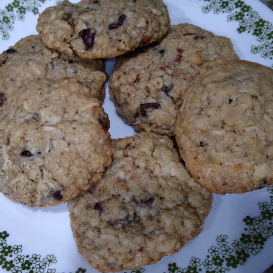 Chewy Chocolate Chip Oatmeal Cookies 