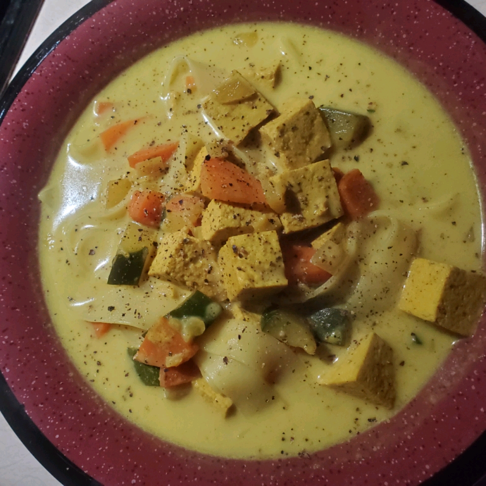 Tofu and Noodle Coconut-Curry Soup 