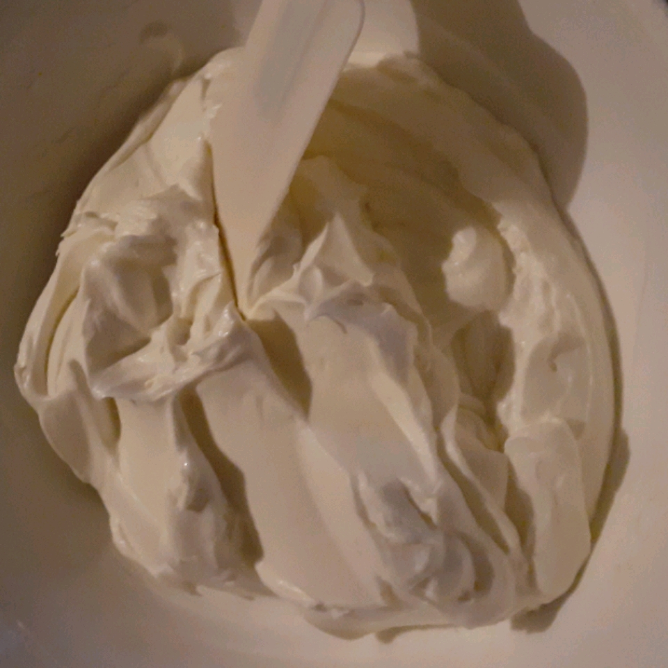 Sturdy Whipped Cream Frosting 