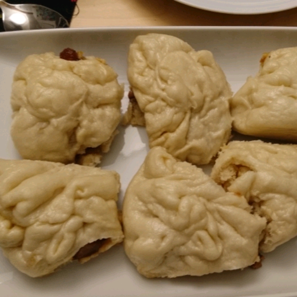 Chinese Steamed Buns with Barbecued Pork Filling tashatravay