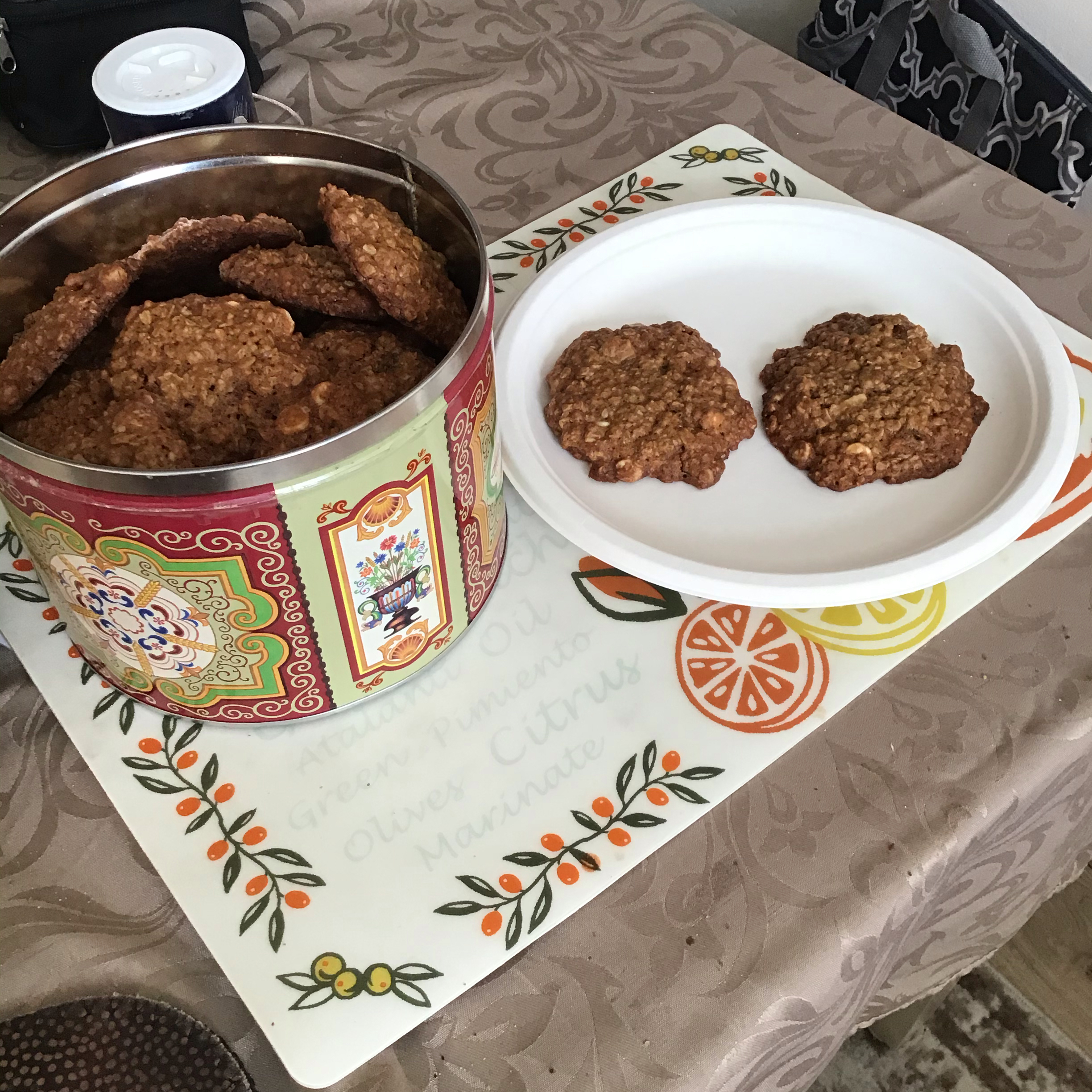 Oatmeal Raisin Cookies VI celeste