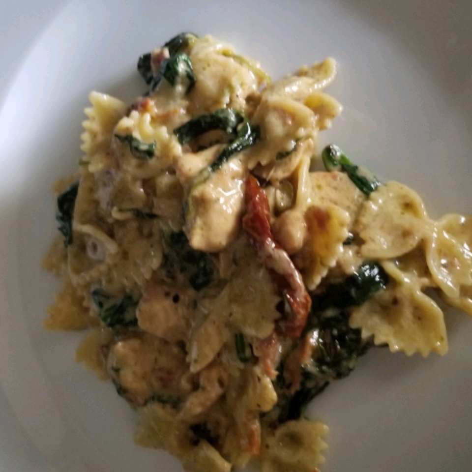 Mascarpone Pasta with Chicken, Bacon and Spinach Mary