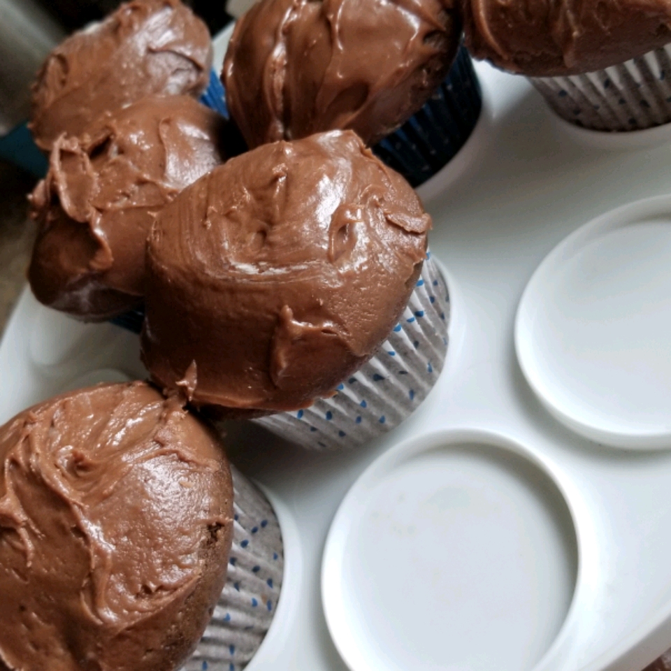 Filled Cupcakes with Cocoa Frosting 
