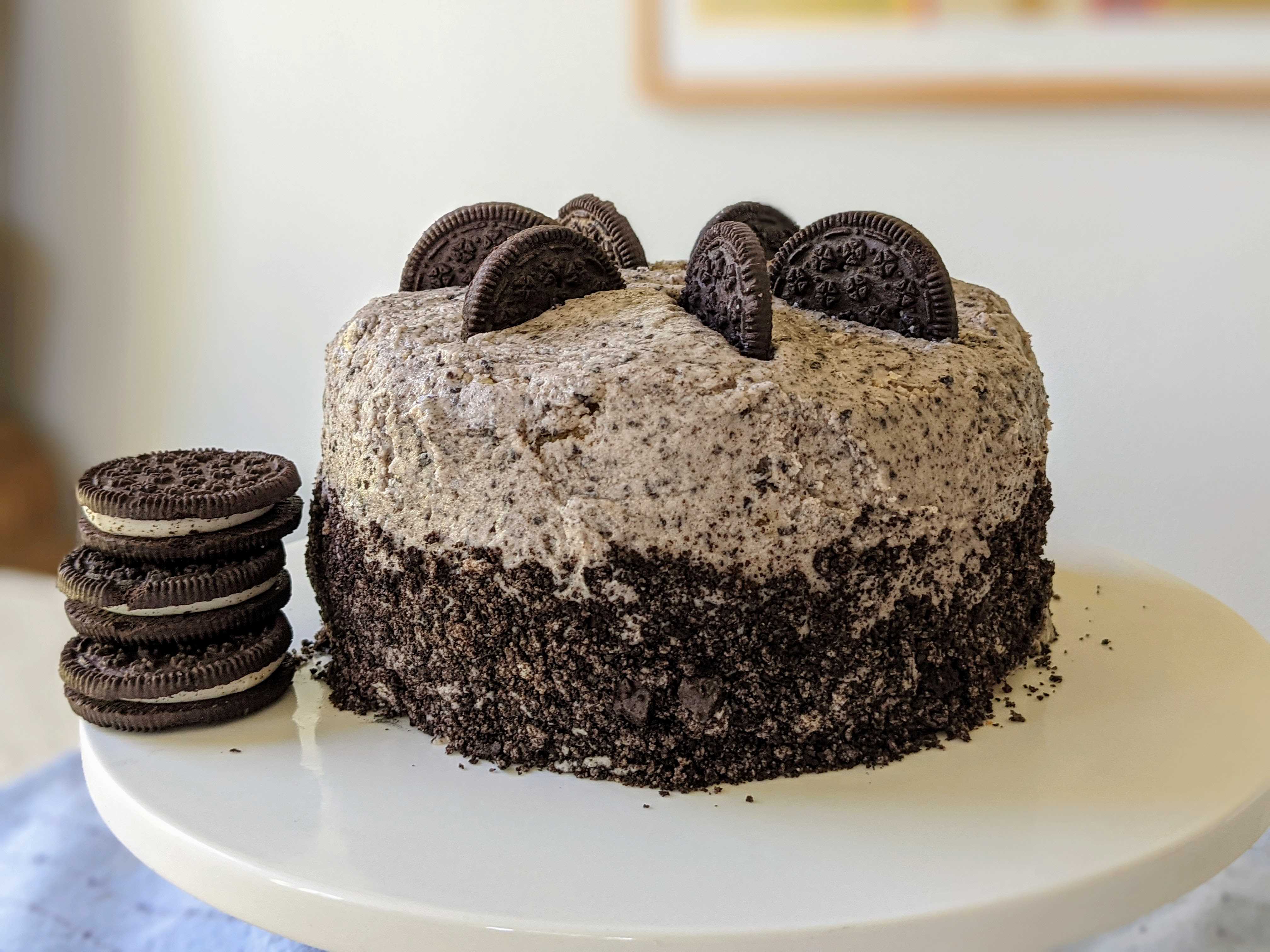 Vegan Vanilla Cake with Cookies-n-Cream Frosting Rita