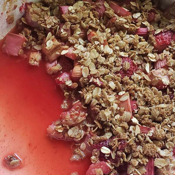 Low Sugar Strawberry Rhubarb Crunch 