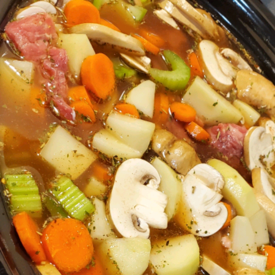 Slow Cooker Beef Stew I Taylor Witter