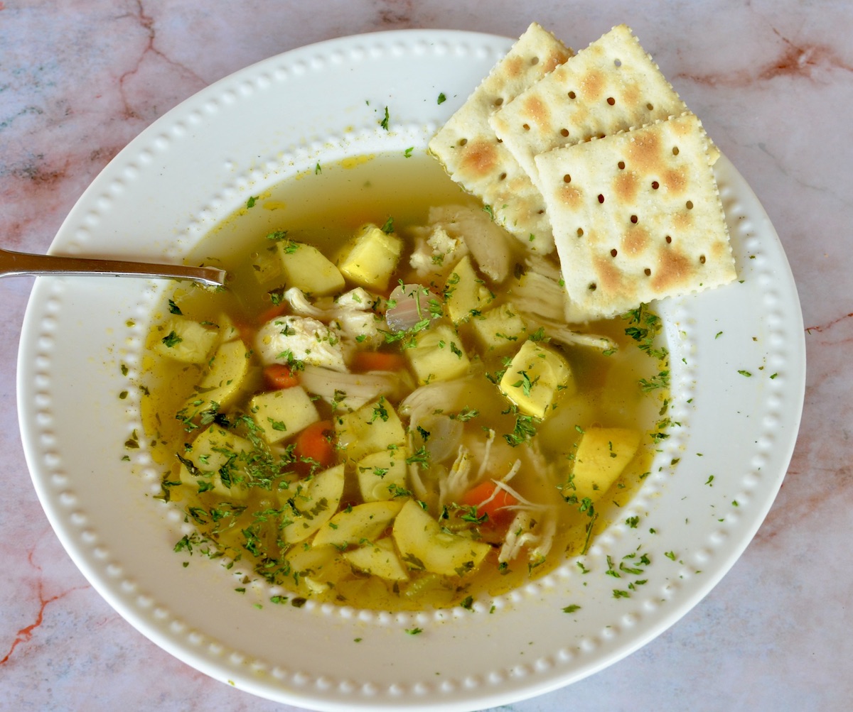 Low-Carb Chicken-Vegetable Soup Lela