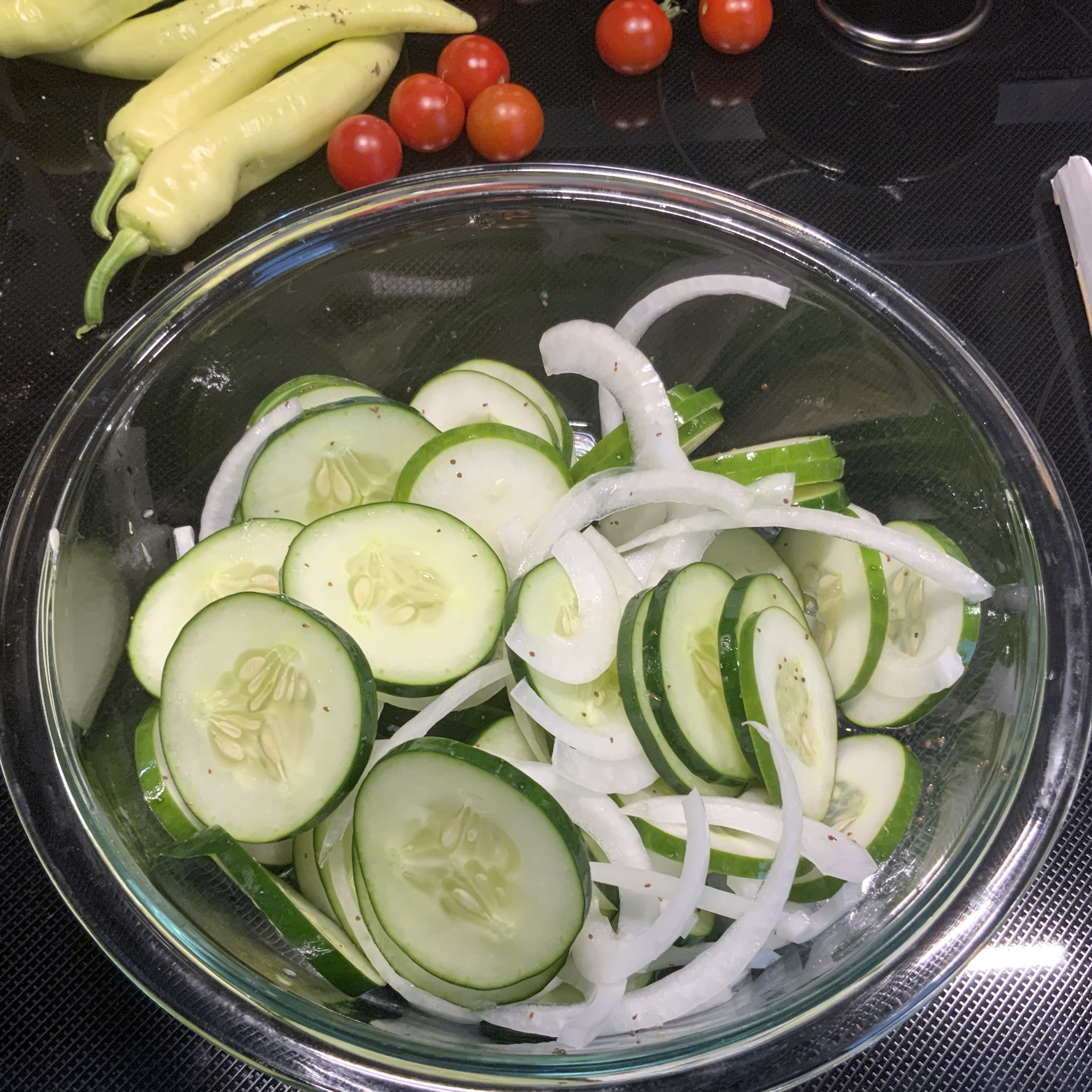 Crisp Marinated Cucumbers algab