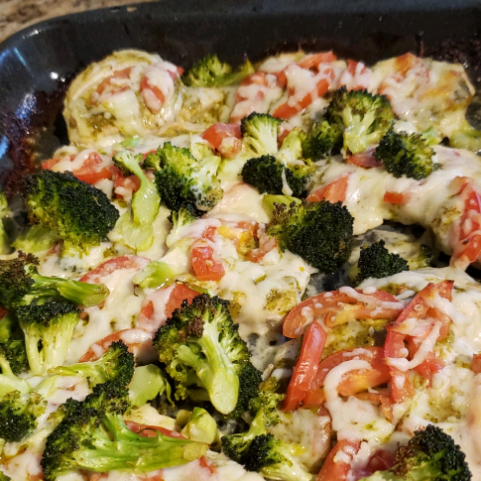 Sheet Pan Chicken with Mozzarella, Pesto, and Broccoli 