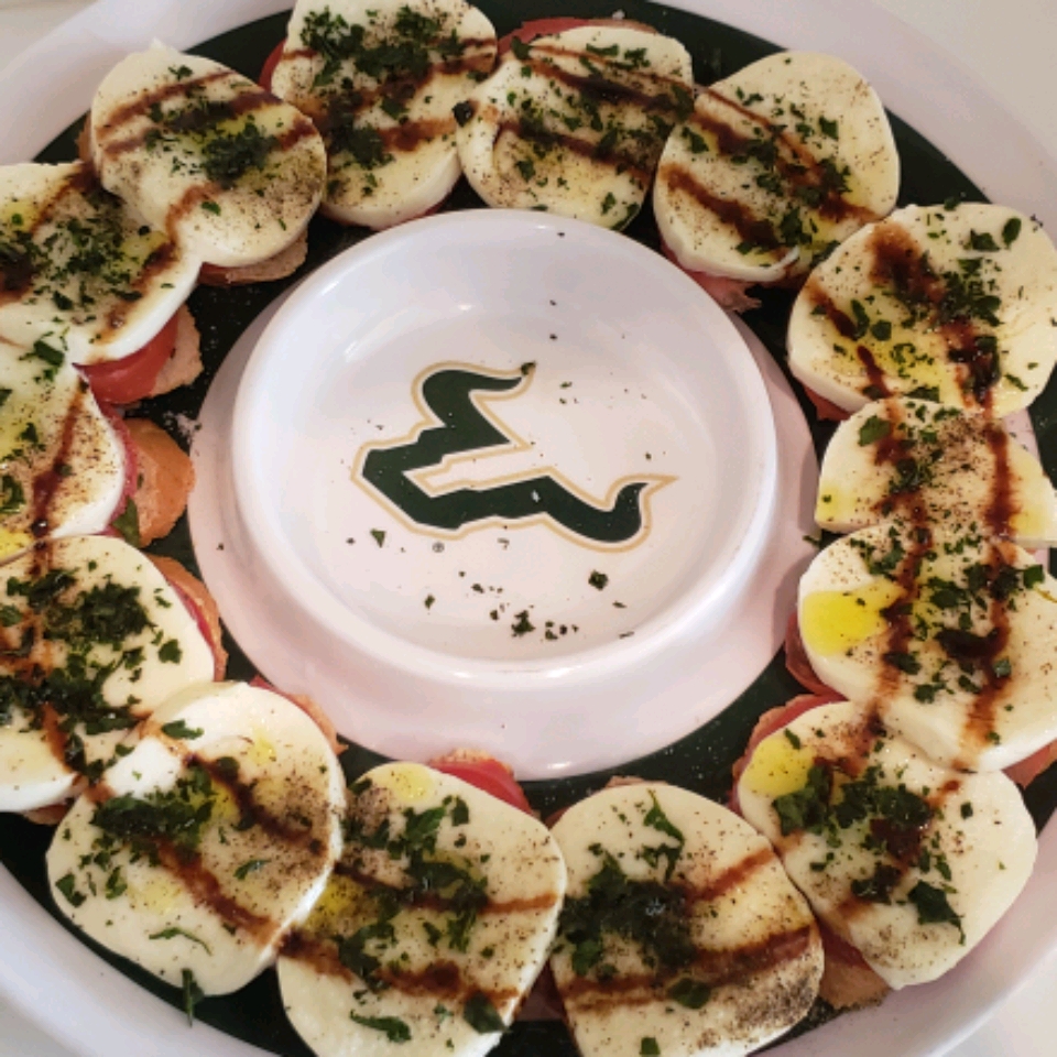 Caprese Salad with Balsamic Reduction Uptown_99
