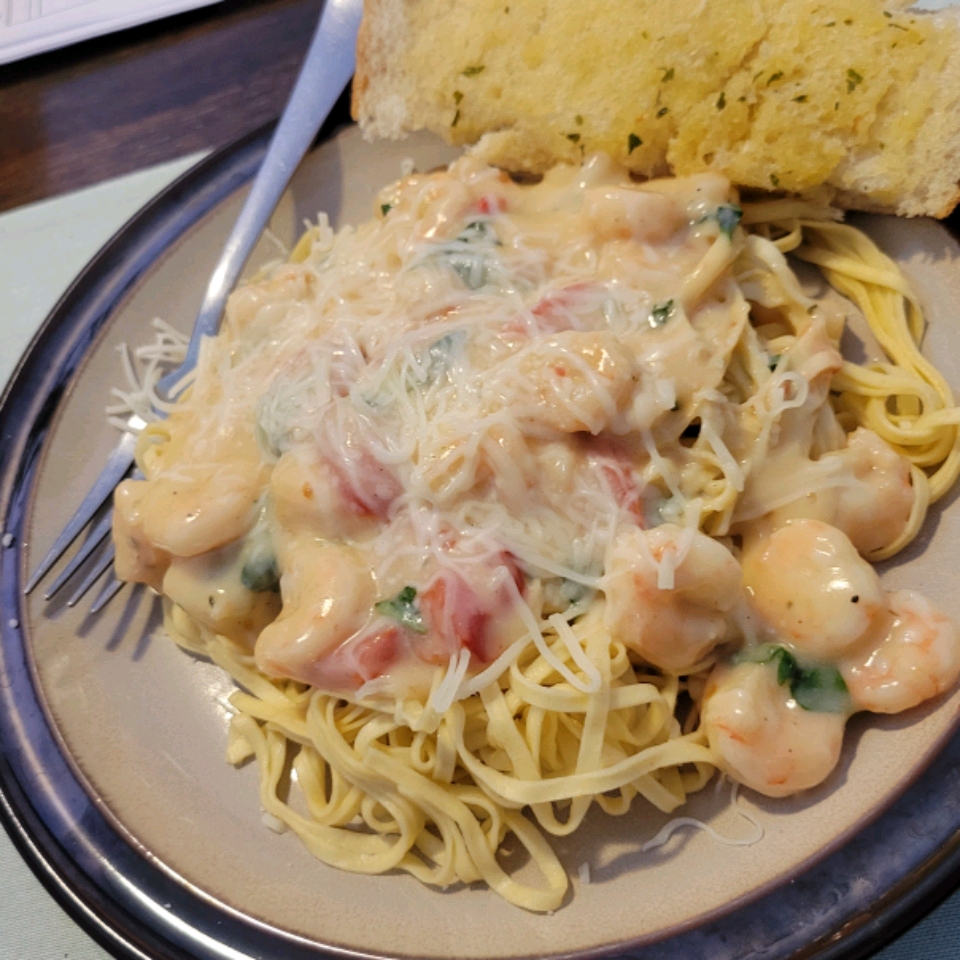 Italian Shrimp Caprese Pasta 