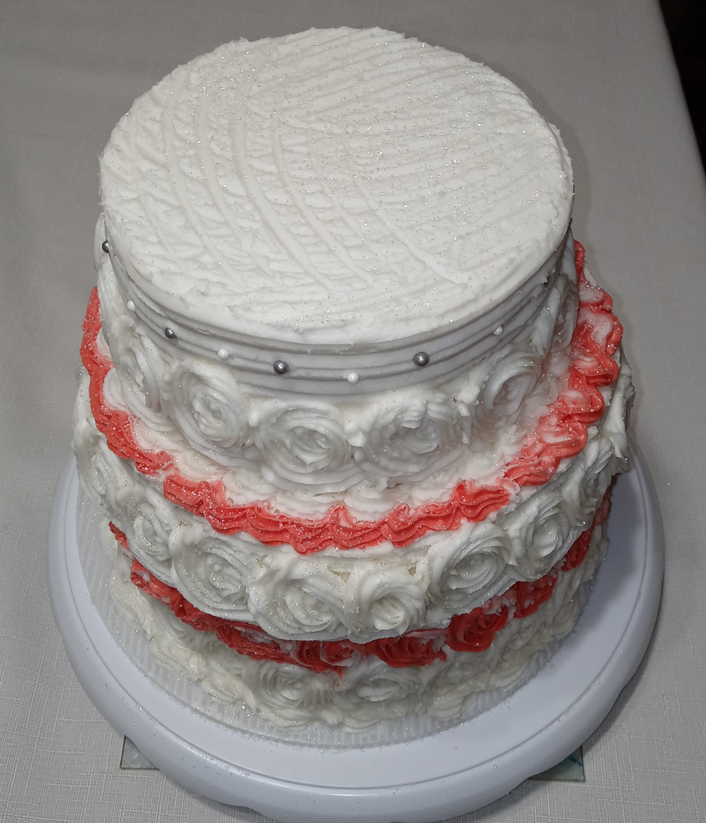 White Almond Wedding Cake winkafer