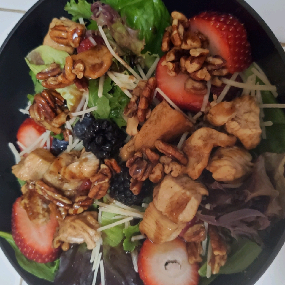Spring Strawberry Salad with Chicken Dorothy Shaw