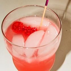 Easy Raspberry Lemonade 