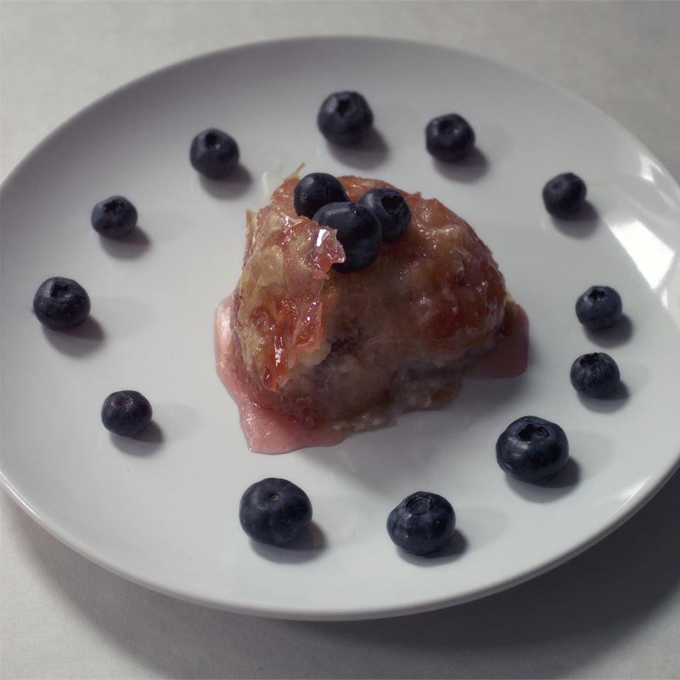 <p>This mashup treat combines two of your favorite desserts: baklava and strawberry cheesecake. Garnish with blueberries for an extra pop of fruity color and flavor. </p>
                          